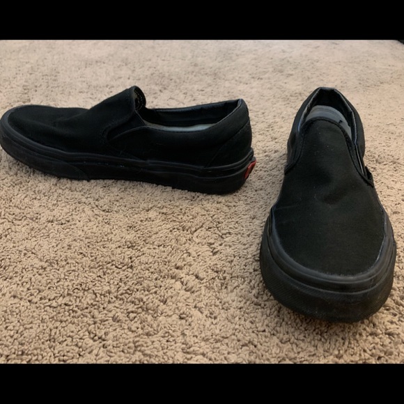 non slip all black vans